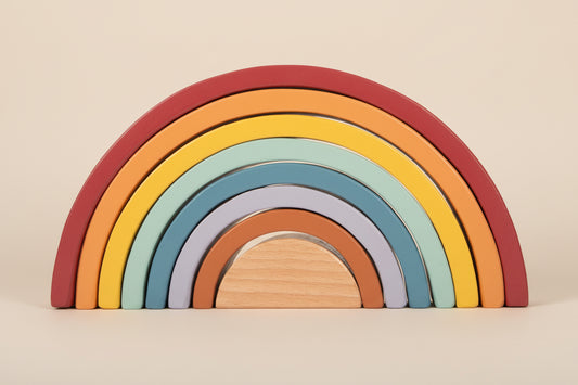 Bunter Holz Regenbogen im minimalistischen Design – Montessori Stapelspielzeug für Kinder