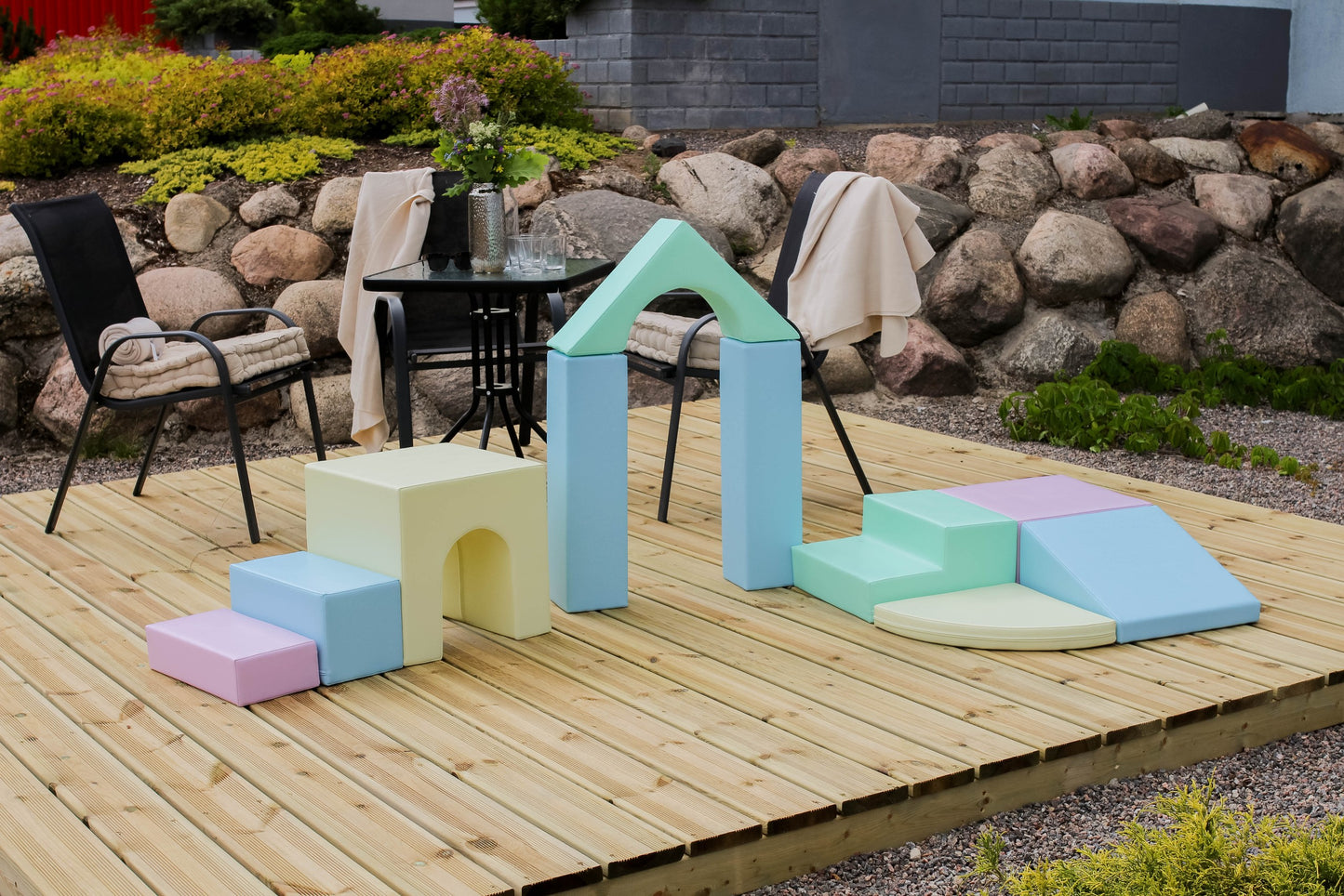 IGLU Creativity Set Helles Pastell im Kinderzimmer aufgebaut