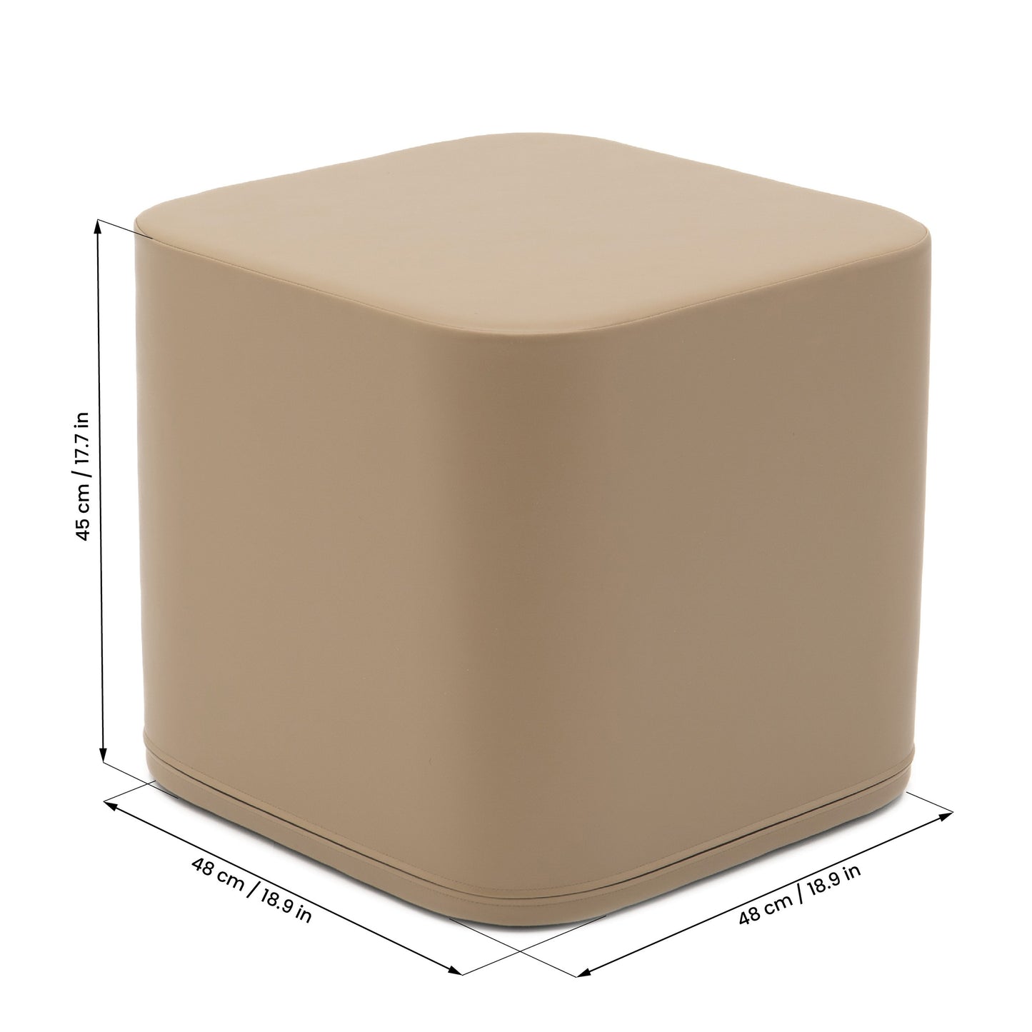 Kind sitzt auf großem IGLU Softplay Pouf Würfel Beige