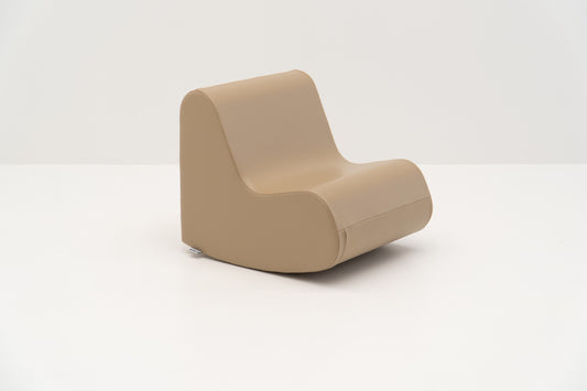 IGLU Schaukelstuhl in Beige – weiches Softplay Schaukeltier