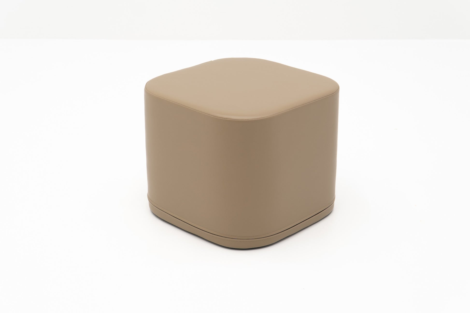IGLU Pouf Würfel Beige im Kinderzimmer