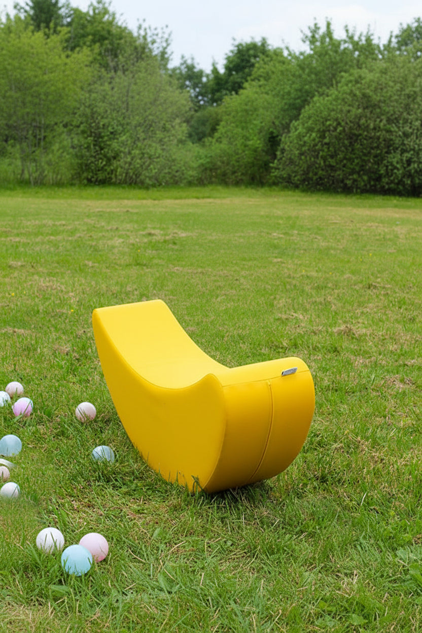 Gelbe Softplay Schaukelbanane aus Schaumstoff – IGLU