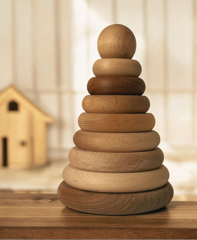 Wooden Story Rundpyramide aus Naturholz – Montessori-Stapelturm zur Förderung von Motorik und Greifübungen